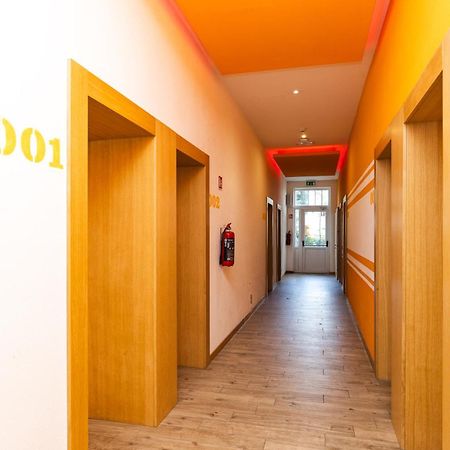 Hostel Link Ловран Екстериор снимка