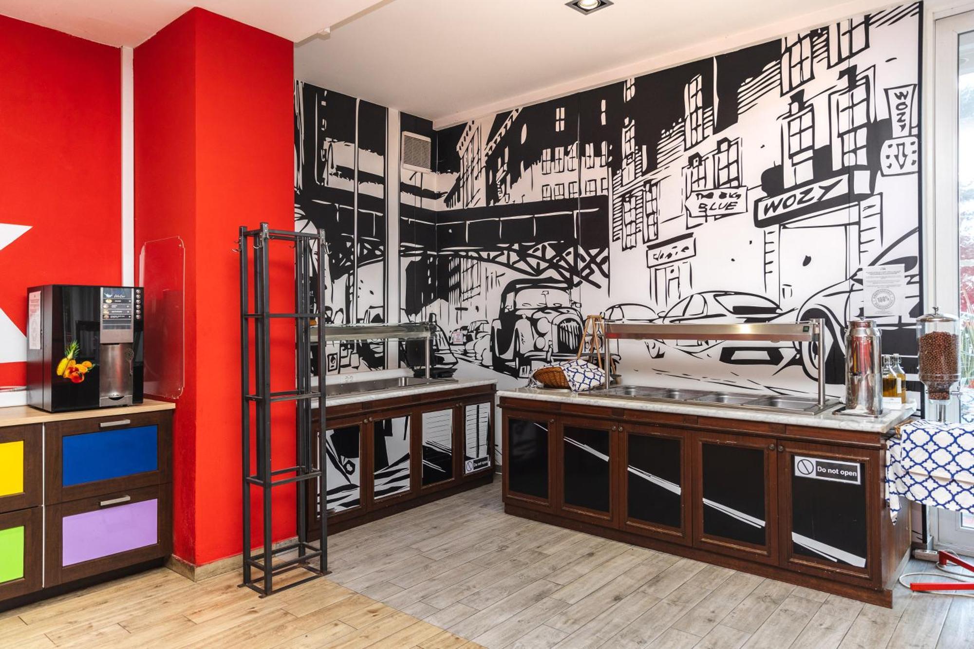 Hostel Link Ловран Екстериор снимка
