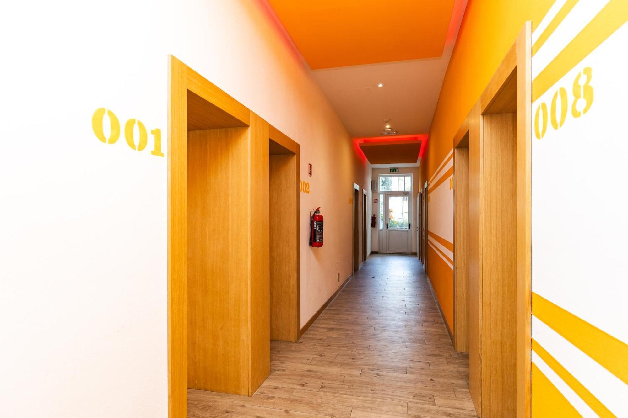 Hostel Link Ловран Екстериор снимка