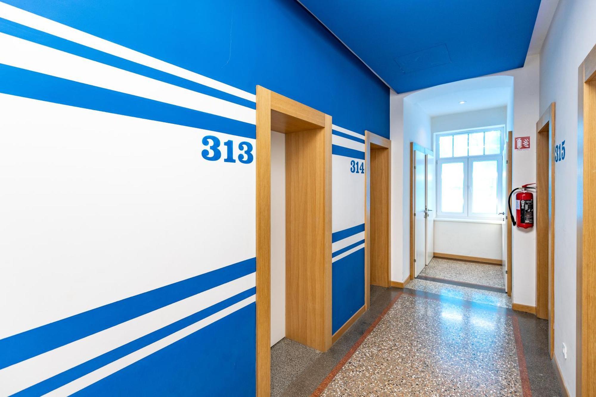 Hostel Link Ловран Екстериор снимка