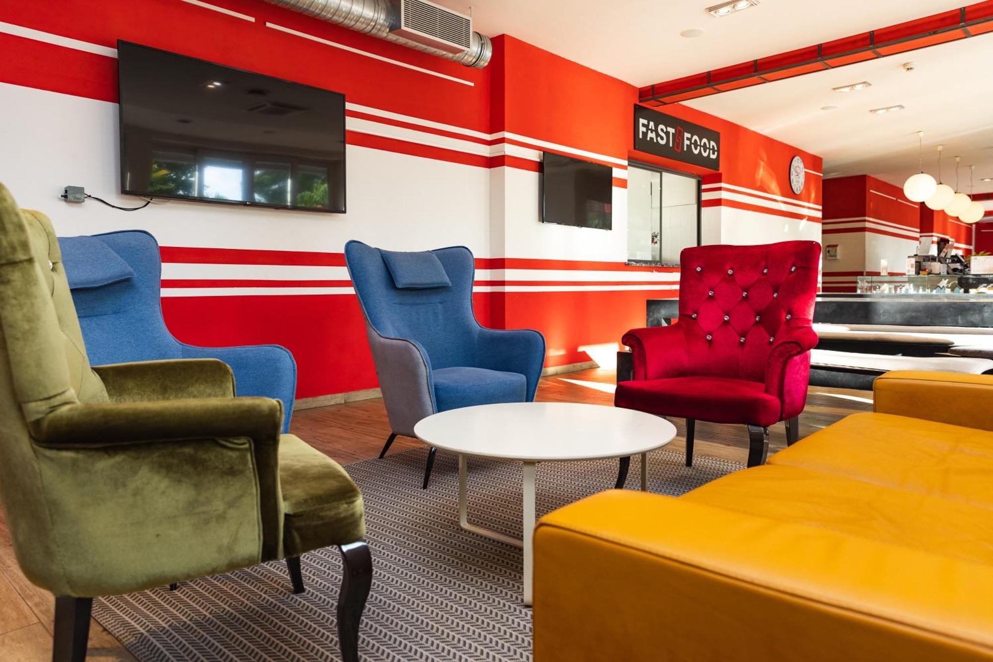 Hostel Link Ловран Екстериор снимка