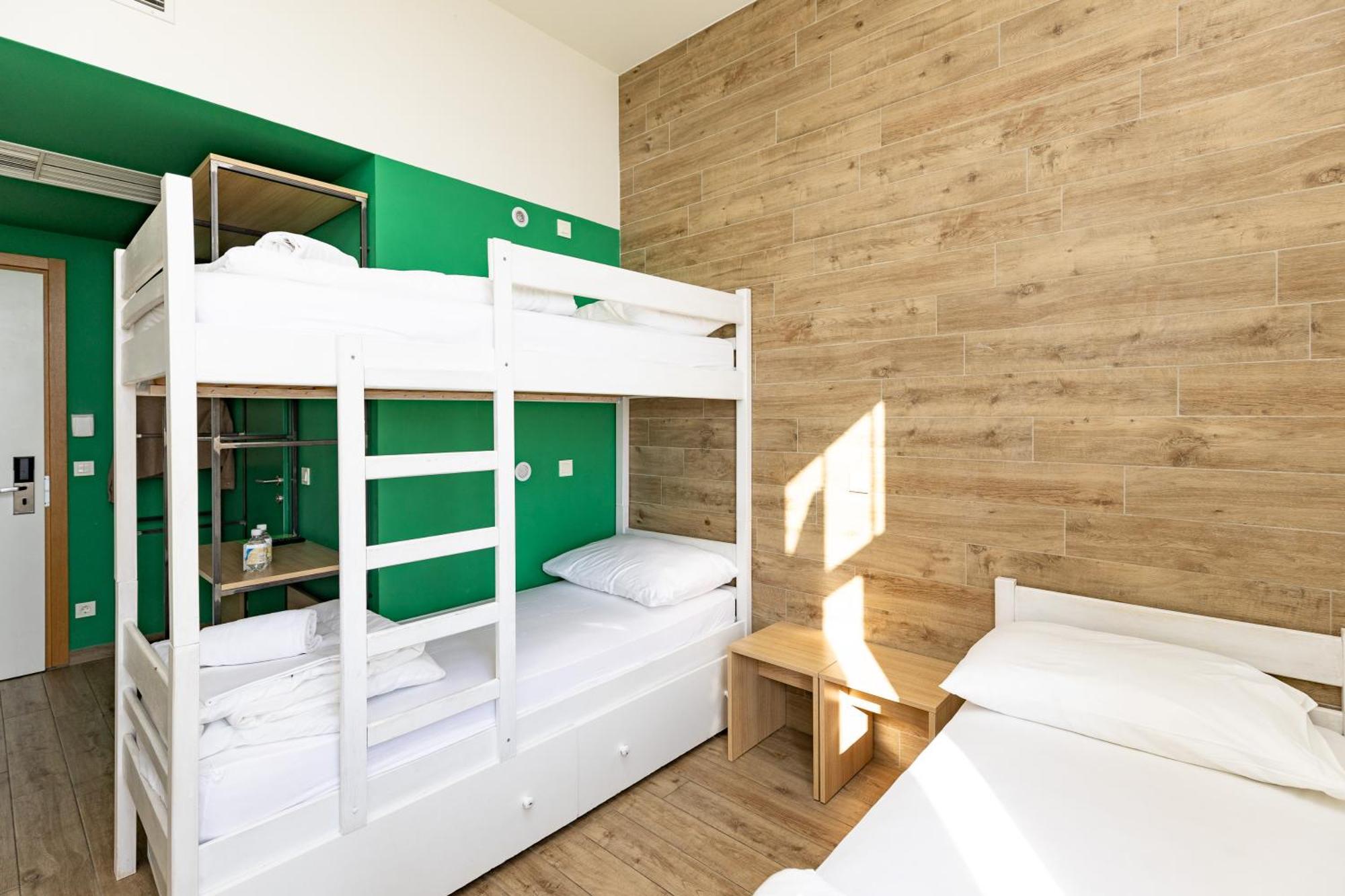 Hostel Link Ловран Екстериор снимка