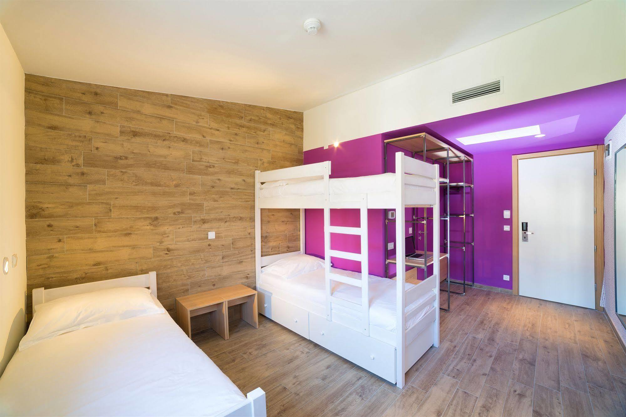 Hostel Link Ловран Екстериор снимка