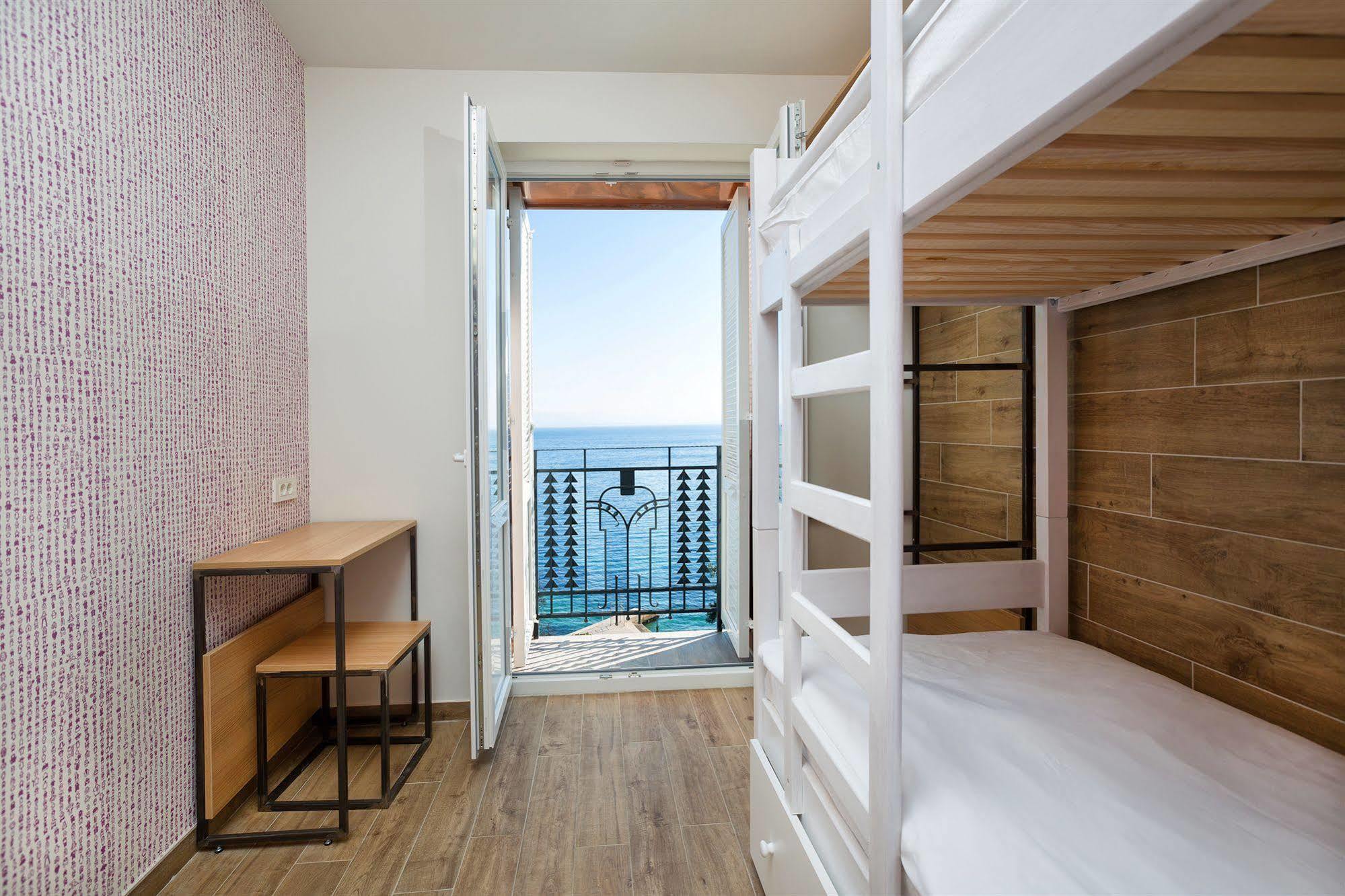 Hostel Link Ловран Екстериор снимка