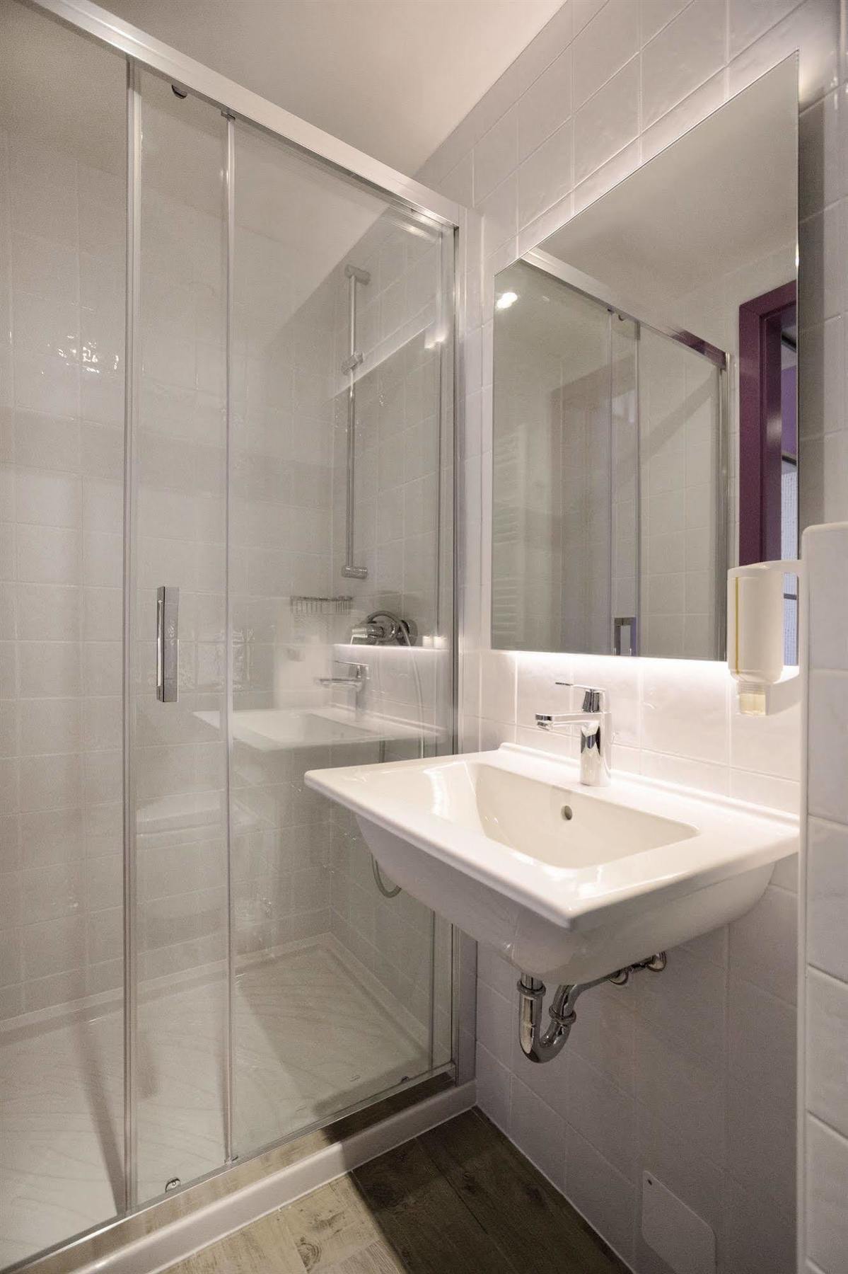 Hostel Link Ловран Екстериор снимка