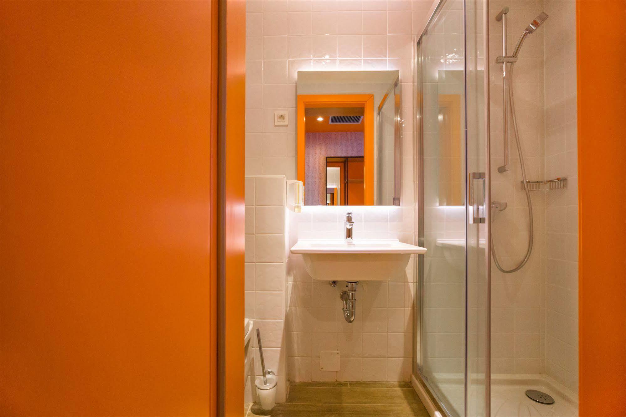 Hostel Link Ловран Екстериор снимка