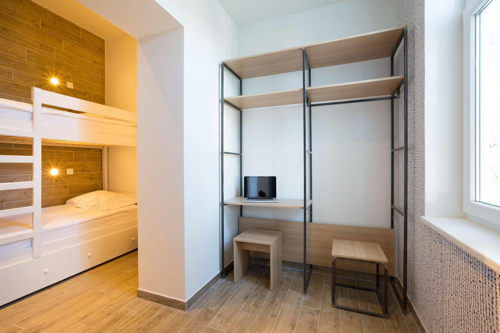 Hostel Link Ловран Екстериор снимка